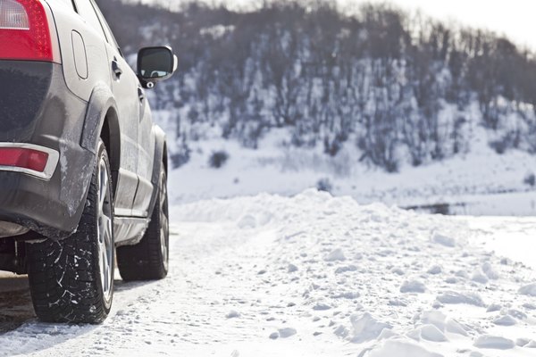 supergenijalac/iStock/Getty Images Snow drive